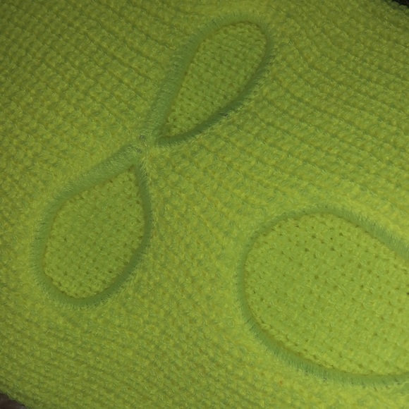 THREE HOLE MASK - Picture 11 of 13